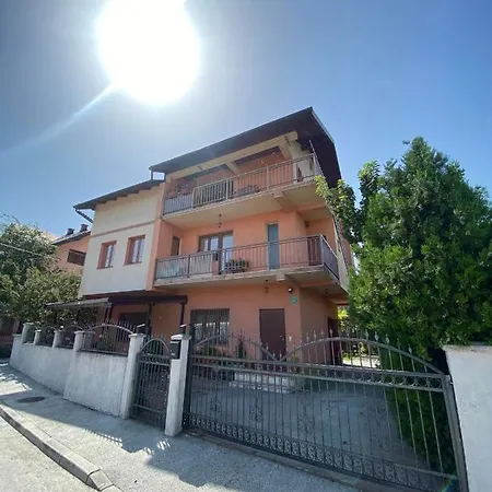 Apartamento Nedim - Free Parking & Garden Near Airport Sarajevo