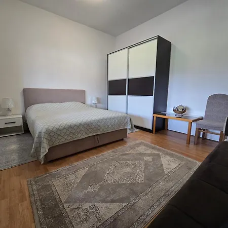 Nedim - Free Parking & Garden Near Airport Apartamento *