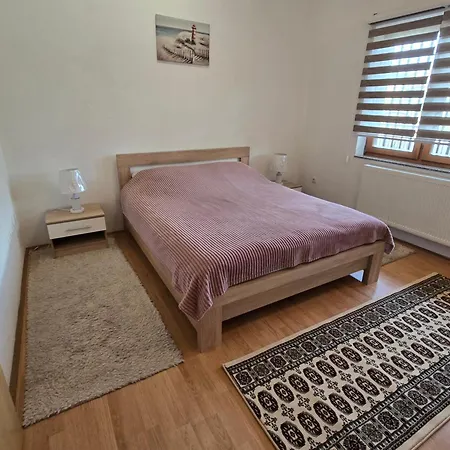 Nedim - Free Parking & Garden Near Airport Apartamento