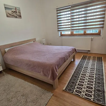 Nedim - Free Parking & Garden Near Airport شقة