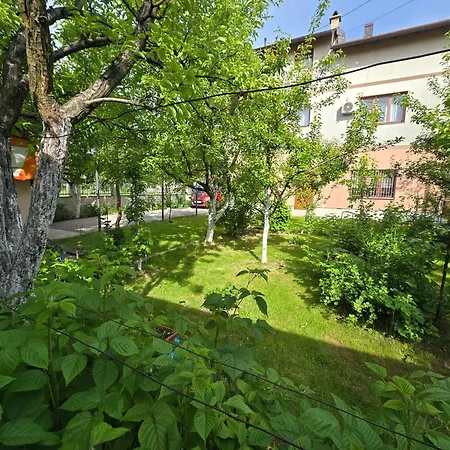 Nedim - Free Parking & Garden Near Airport